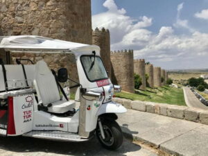 TOUR GUIADO EN TUK TUK POR AVILA 1 HORA - Getting There: Calle San Segundo Start Point Done Right