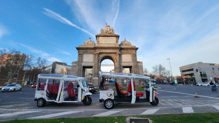 Tour Madrid: Secrets in a Electric Tuk Tuk - Royal Palace Focus: Opulent Baroque Details Without Turning It Into a Full-Day Line