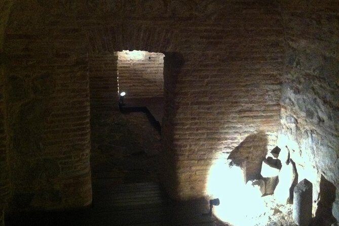 Underground Visit - Meeting at C. del Hombre de Palo (and what to expect from the route)